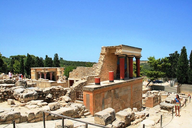 Knossos and its treasures